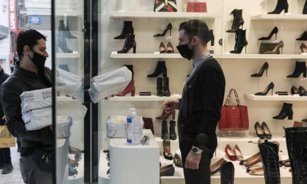 Οι λοιμωξιολόγοι άναψαν το "πράσινο φως" για άνοιγμα όλων των καταστημάτων